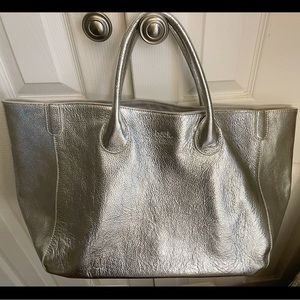 Medium Classic Leather Beck Bag